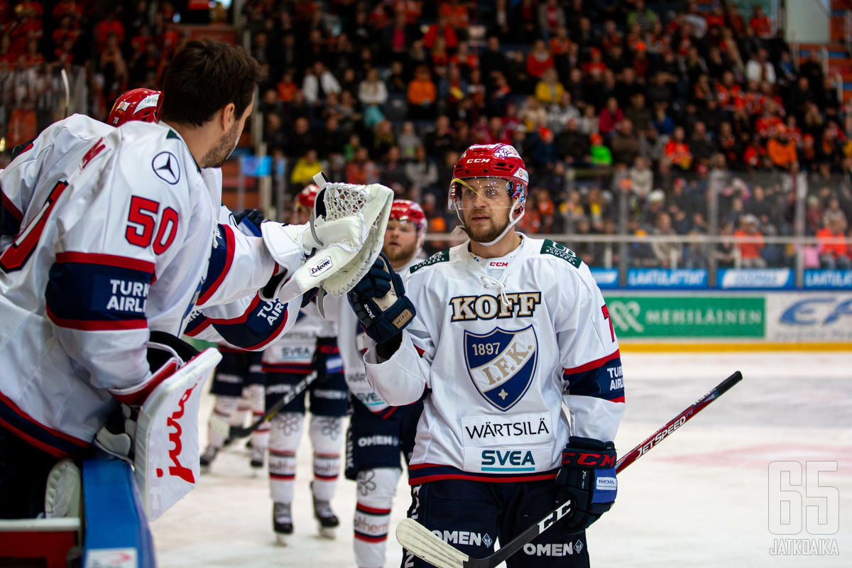 HIFK-hyökkääjä Teemu Turunen puraisi edelliskauden seuraansa kahdella maalilla. 