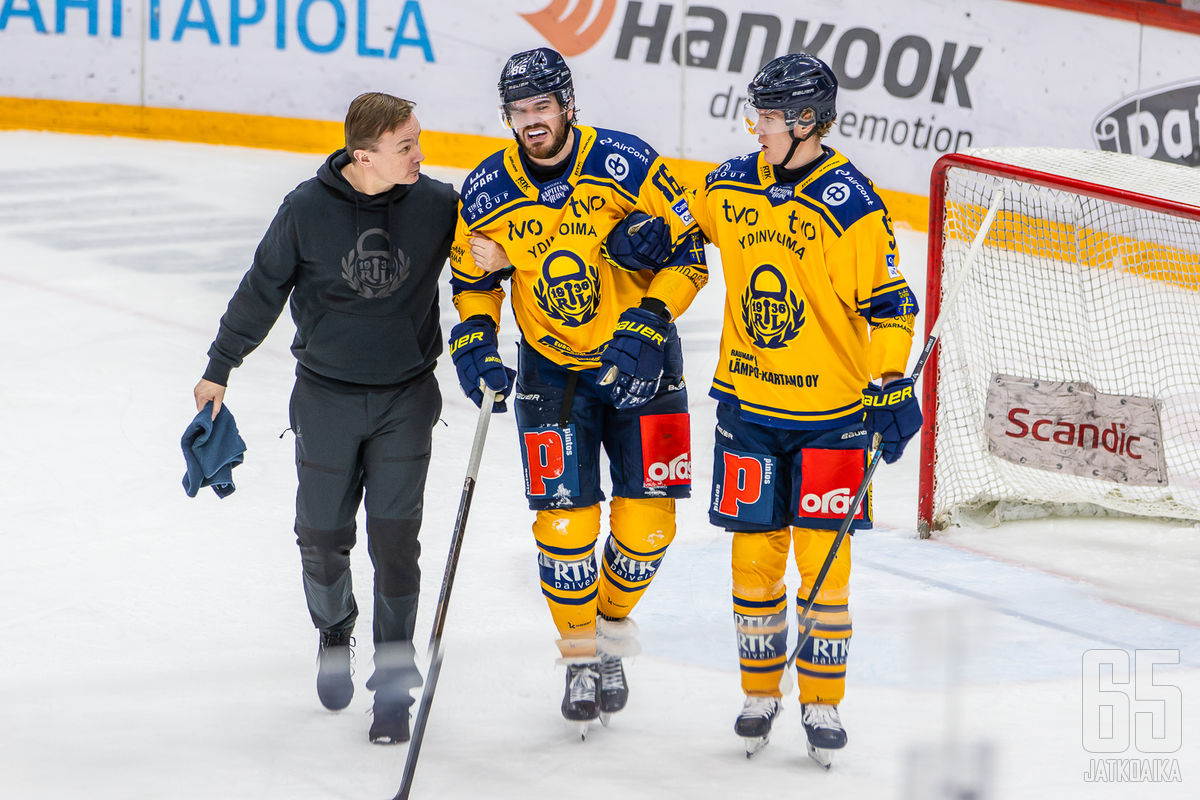 Eric Gélinas loukkasi polvensa keskiviikkona Helsingissä.