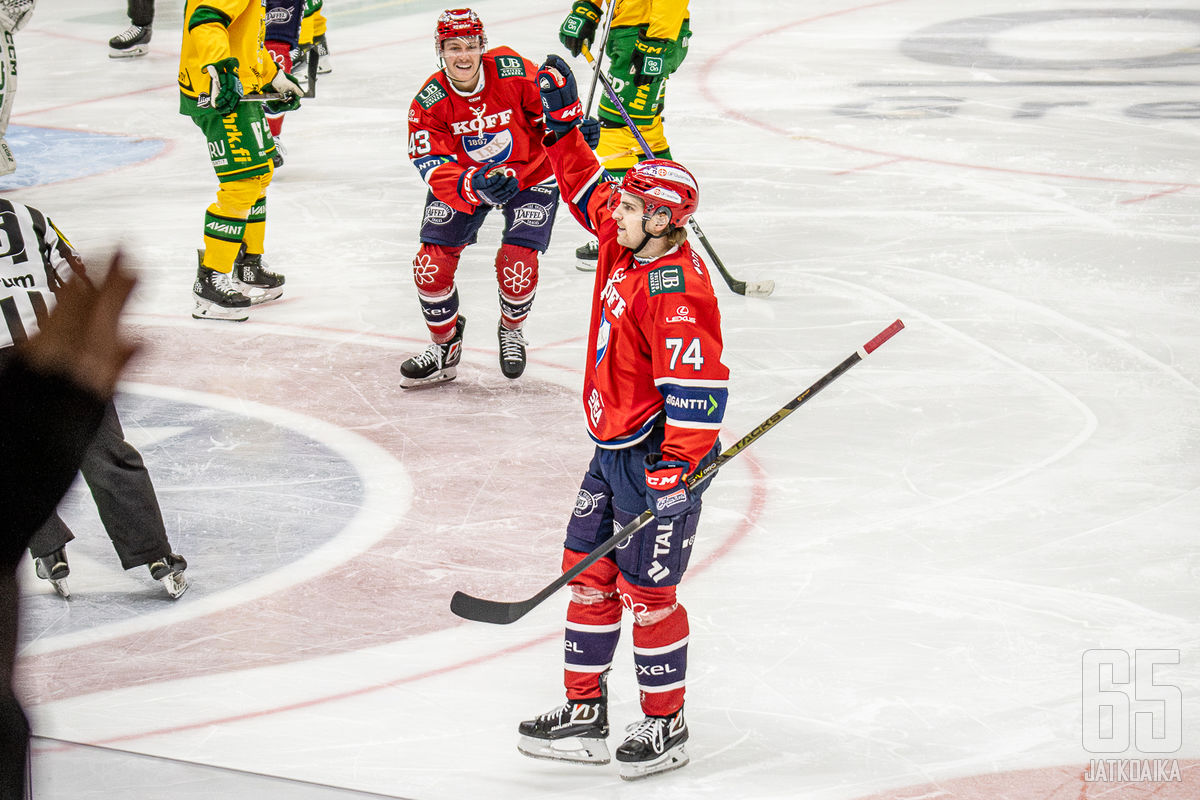 Julius Nättinen laukoi ottelun ensimmäisen osuman.