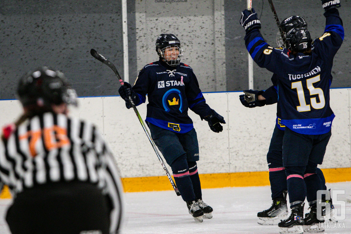 Kiekko-Espoo lähti joulutauolle Auroraliigan kärjessä.