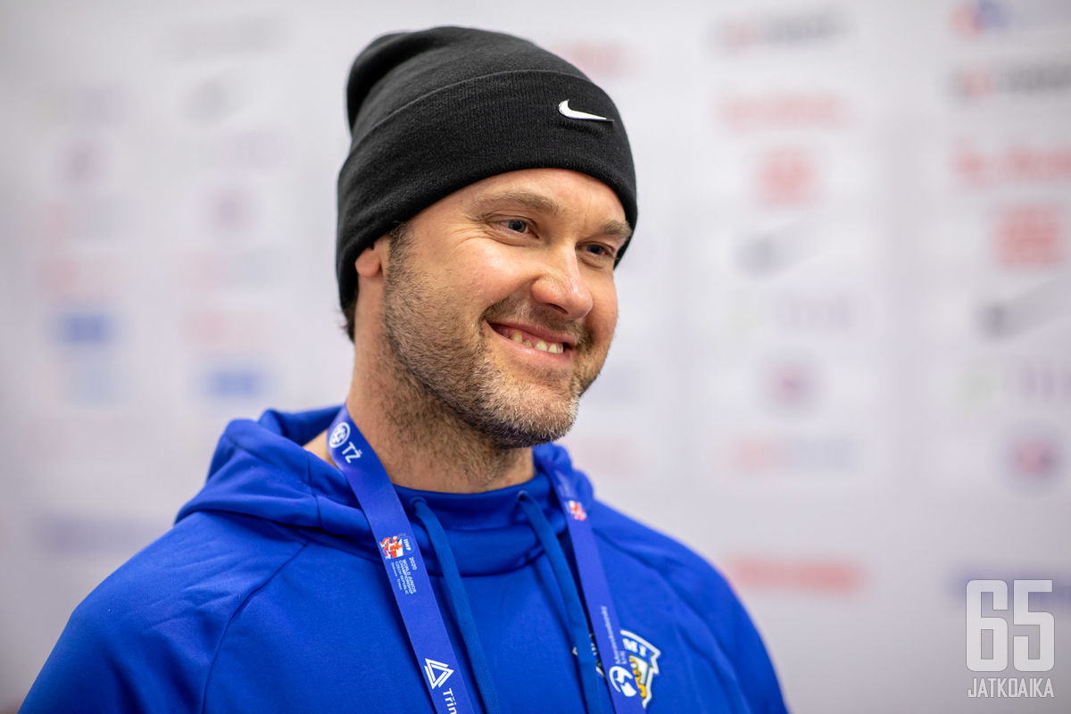 Markus Lindströmin ja leijonajoukkueen tunnelma oli rento päivän valmistelevissa harjoituksissa.