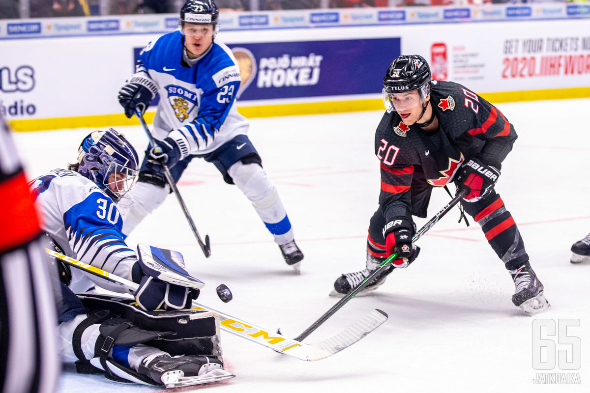 Vuoden takaisissa MM-kisoissa Kanada murskasi Nuoret Leijonat 5–0-lukemin. 