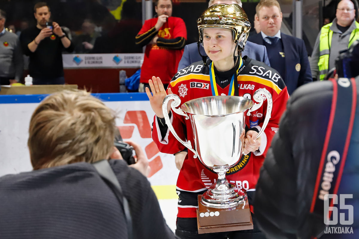 Suomalaisväritteinen Luleå Jälleen SDHL:n Mestari - Brynäs Kaatui ...