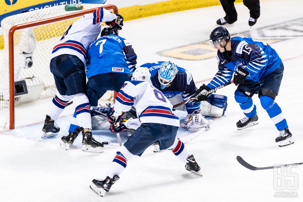 Suomi ja Yhdysvallat kohtasivat jo alkulohkossa. Silloin Yhdysvallat voitti 4–1.