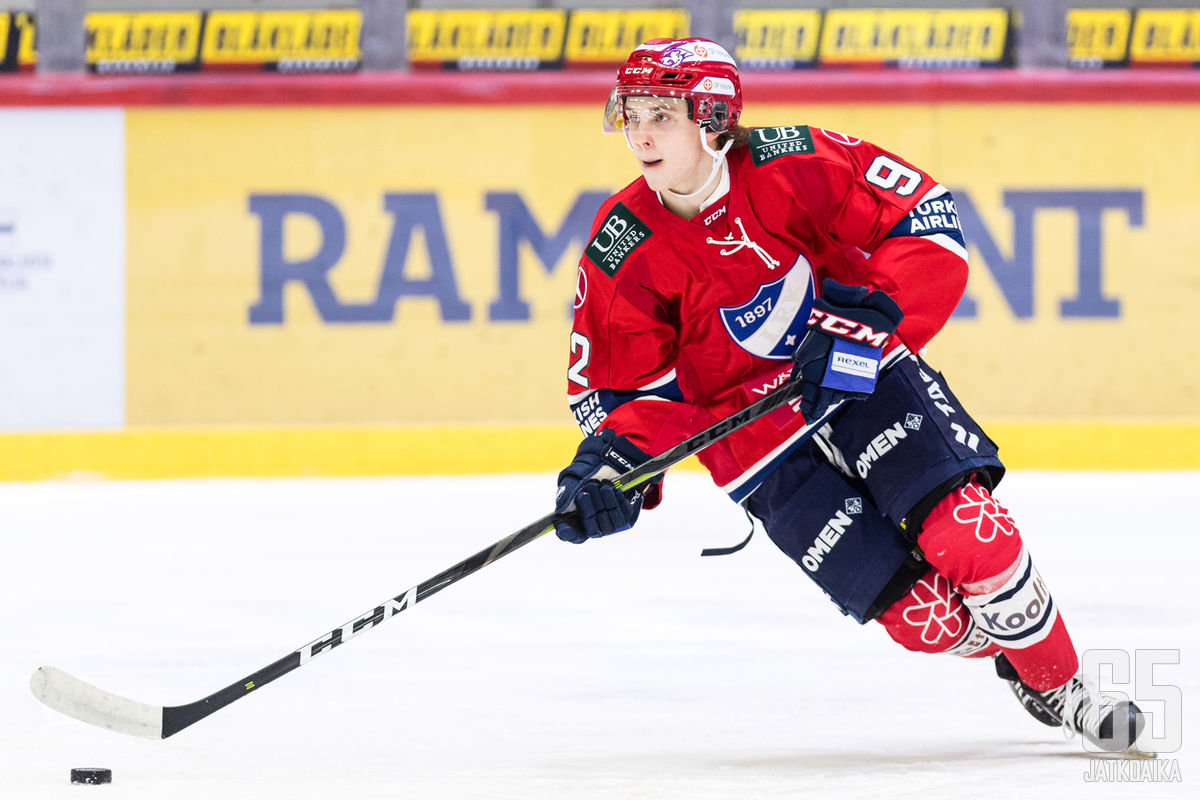 Superlupaus Brad Lambert käytti optionsa HIFK:hon.