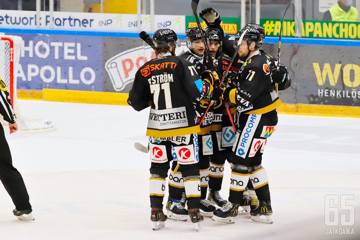 Kärpät voitti Pelicansin viihdyttävän pelin jälkeen − Aku Räty nousi  oululaisten sankariksi  - Kärpät - Pelicans - LIIGA -  Otteluraportti  - Kaikki jääkiekosta