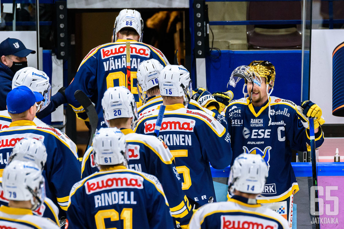 Jukurit pitkästä aikaa voittoon Savon-derbyssä − Mika Järvinen torjui  voiton heti debyytissään  - Jukurit - KalPa - LIIGA -  Otteluraportti  - Kaikki jääkiekosta