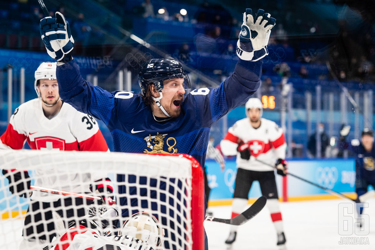 Granlund laukoi kaksi ja syötti yhden osuman, kun Suomi voitti Sveitsin. 