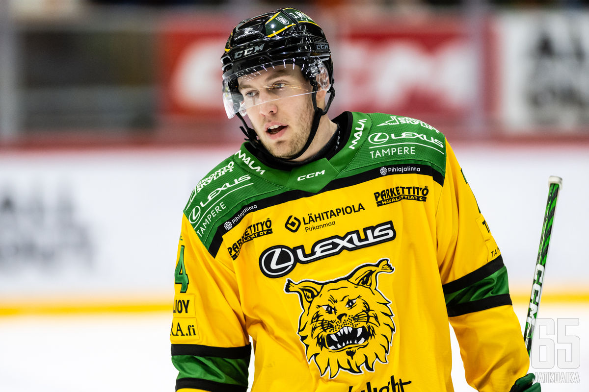 Lancasterin paikan Ilves-puolustuksesta ottaa Jarkko Parikka. 