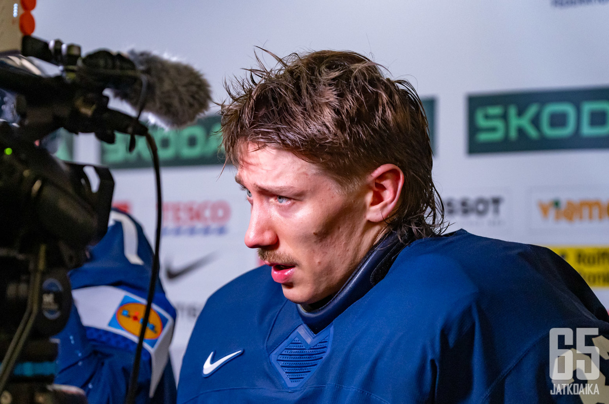 Suomen jatkoaikatappio puolivälierässä Ruotsille oli hyvän ottelun pelanneelle Emil Larmille ymmärrettävästi  iso pettymys.