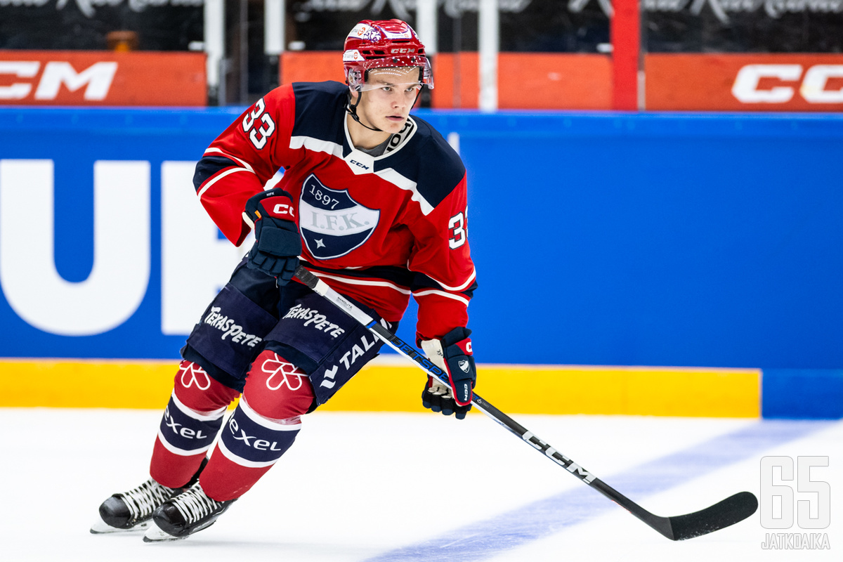 Aron Kiviharjun viime kausi HIFK:ssa jäi vakavan loukkaantumisen takia pahasti torsoksi.