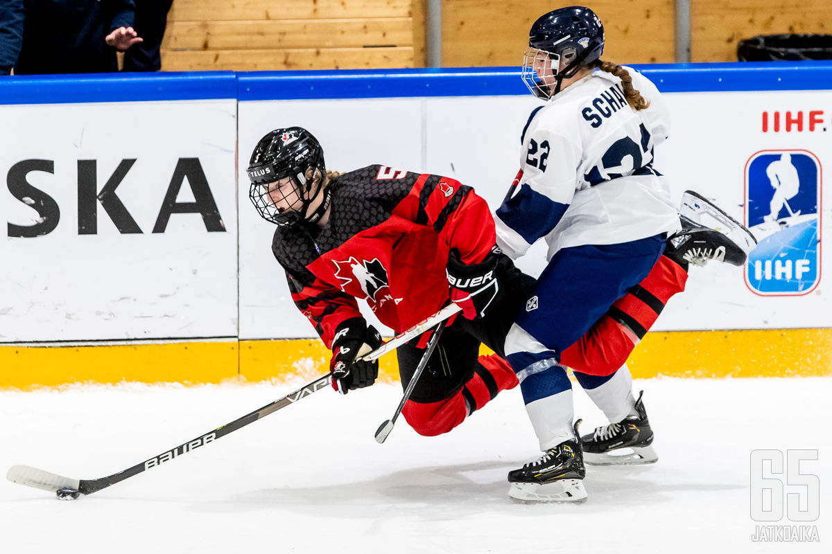 Tyttöleijonille kirvelevä tappio – Kanada voitti tiukan välierän  jatkoajalla  - Kanada U18 N - Suomi U18 N - MAAJOUKKUE -  Otteluraportti  - Kaikki jääkiekosta