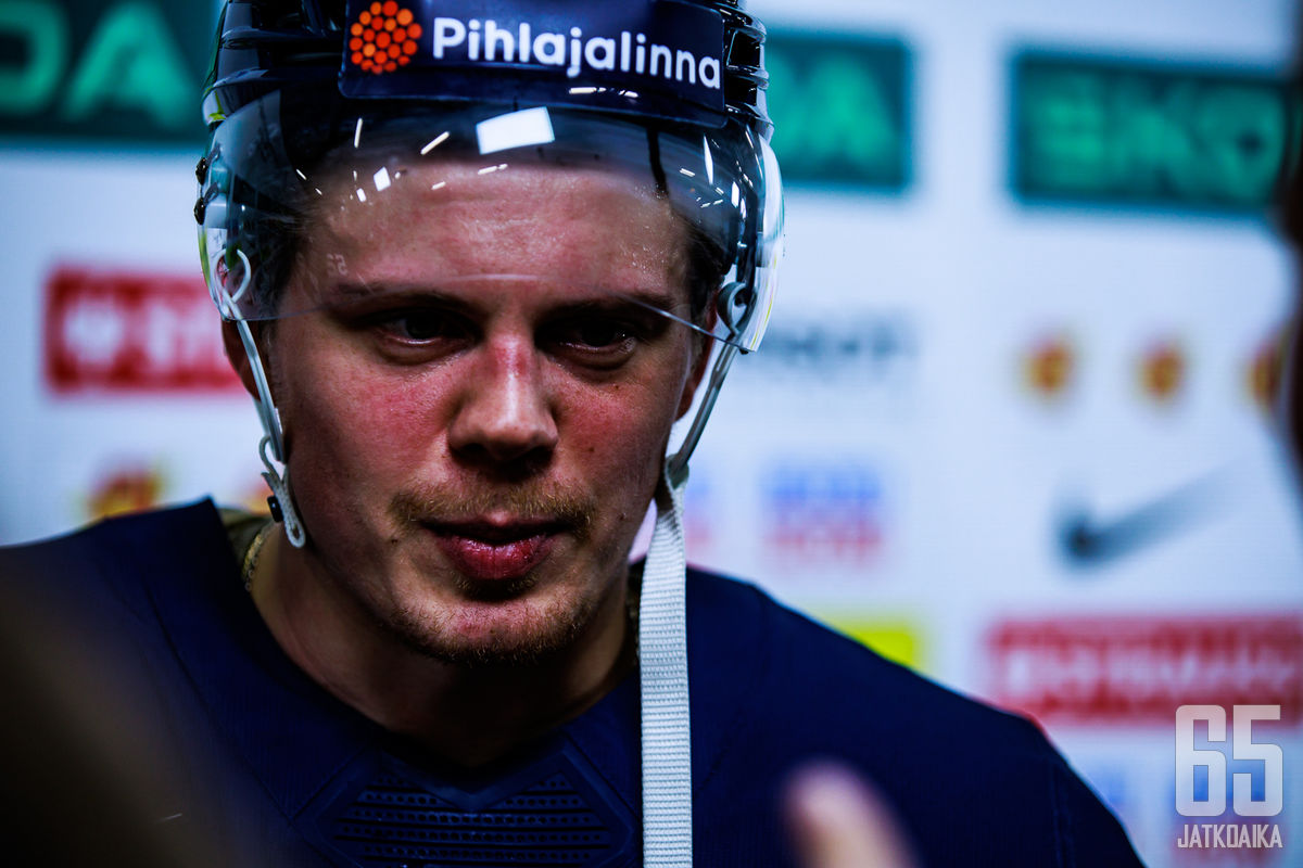 Kasperi Kapanen asetettiin siirtolistalle.