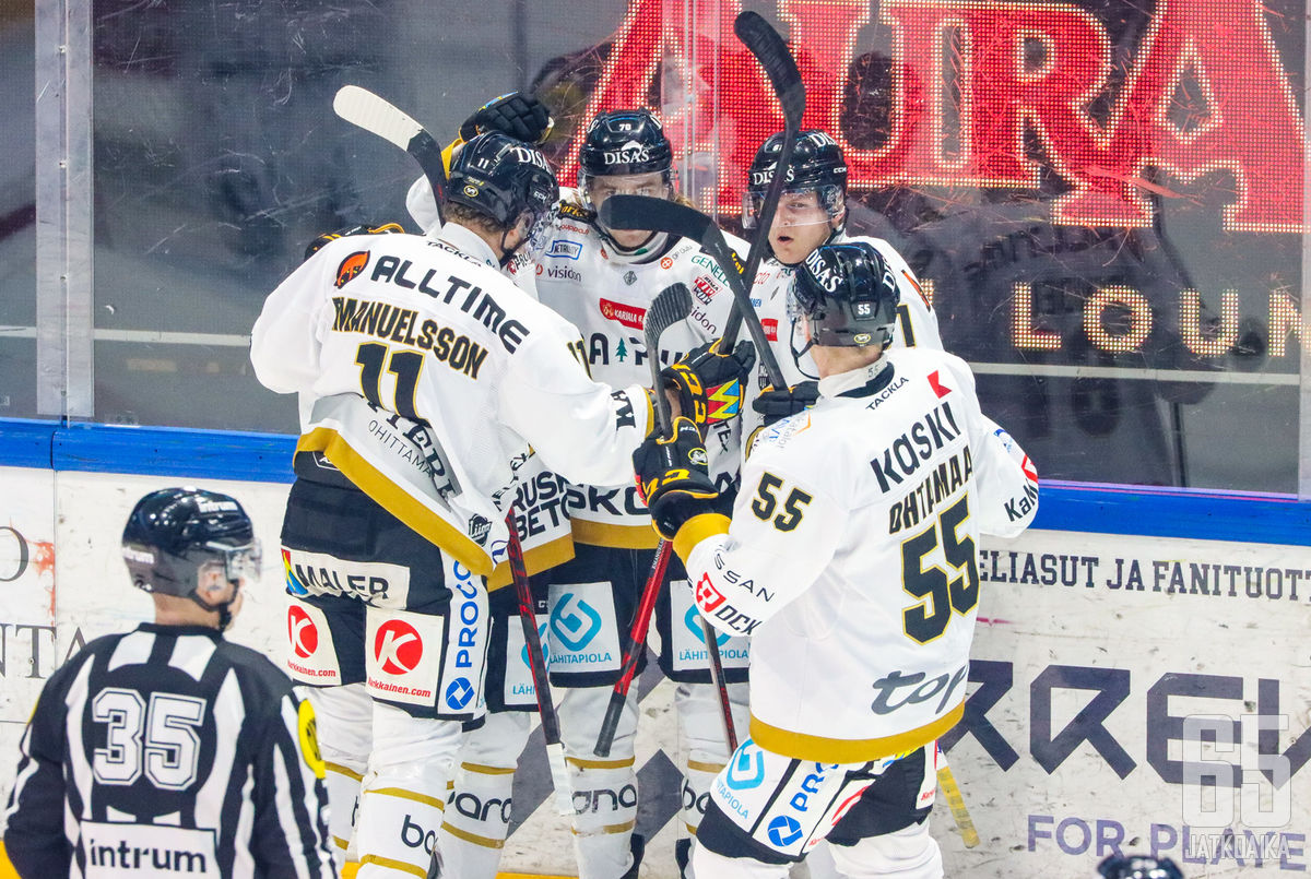 Kärpät juhli perjantain iltapäiväottelussa.