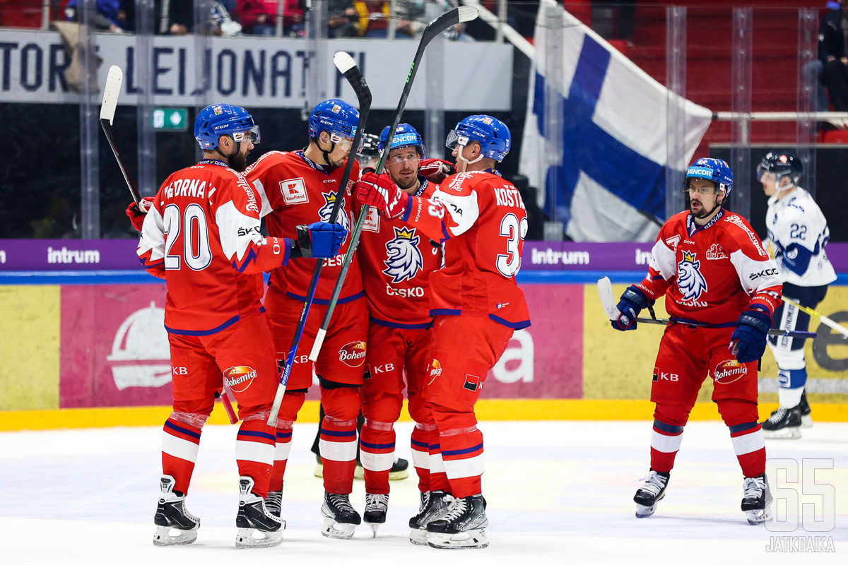 Tšekki voitti ansaitusti avauserän vahvan otteen kadottaneen Leijonan. 