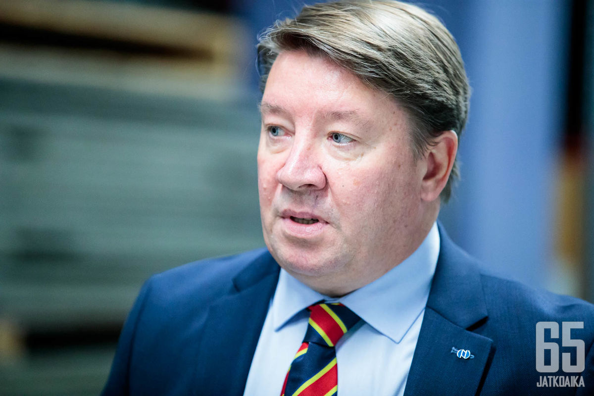 Jari Kurri vakuuttaa, että KHL-avausottelu voidaan pelata Minskissä turvallisissa olosuhteissa.