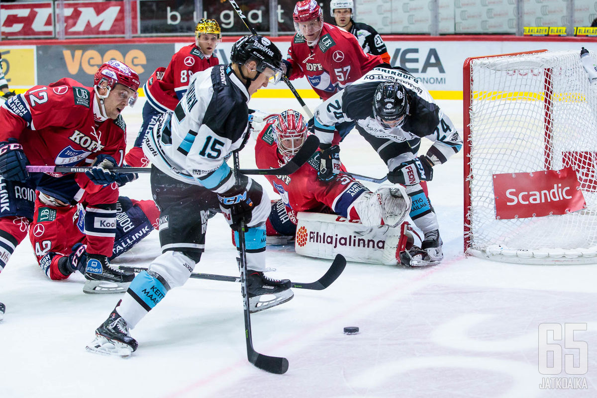 HIFK-maalille riitti tunkua varsinkin ensimmäisessä erässä.