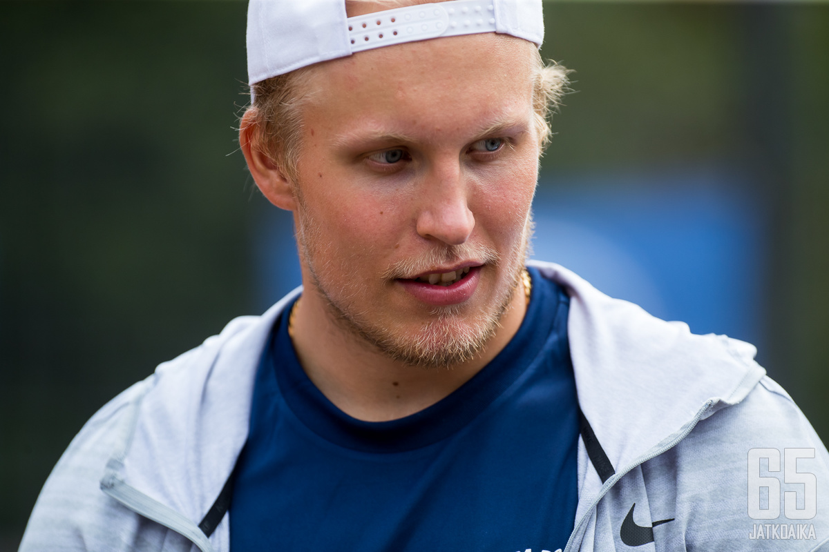 Patrik Laine palasi Winnipeg Jetsin harjoituksiin.