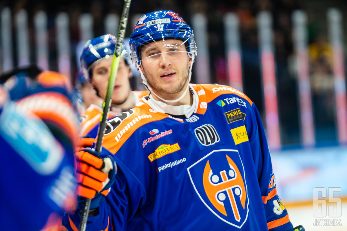 Anton Levtchin lauantai-ilta päättyi lyhyeen. Tappara-tähti sai ulosajon vain reilun kolmen minuutin jälkeen.