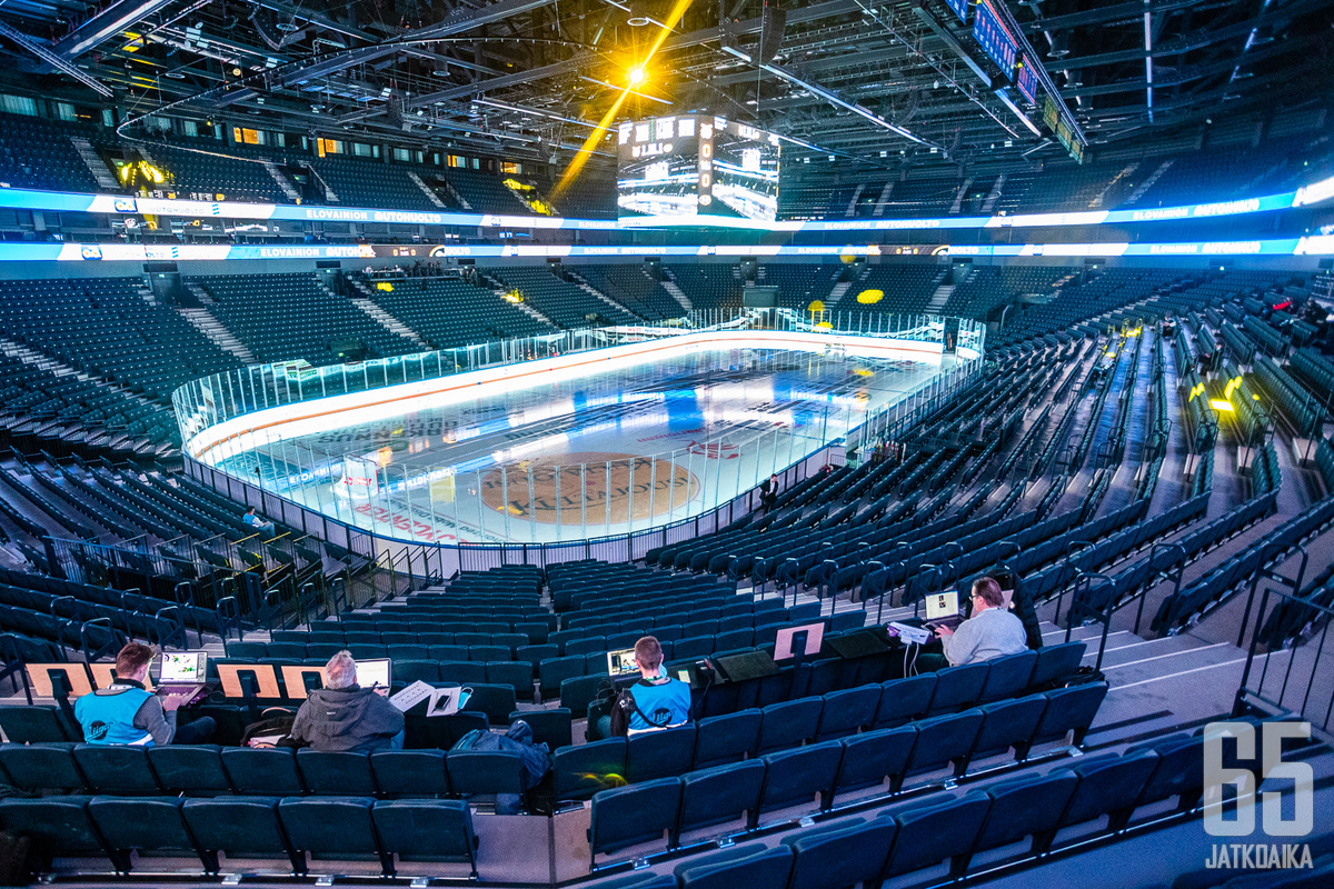 Nokia-areena vihittiin käyttöön vuosi sitten kahden paikallispelin saattelemana.