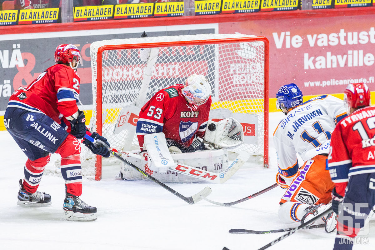 Tappara ei pystynyt ohittamaan Atte Engreniä.