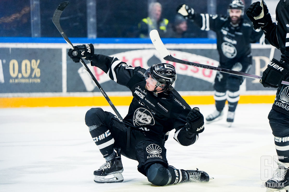 Markus Nurmen SHL-ura on alkanut rytinällä.