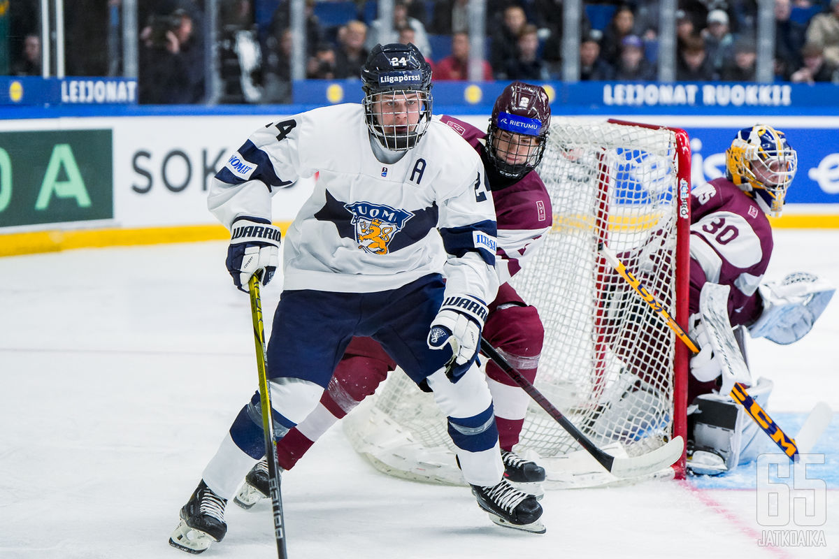 Joona Saarelainen nousee Pikkuleijonien ykkösketjuun.