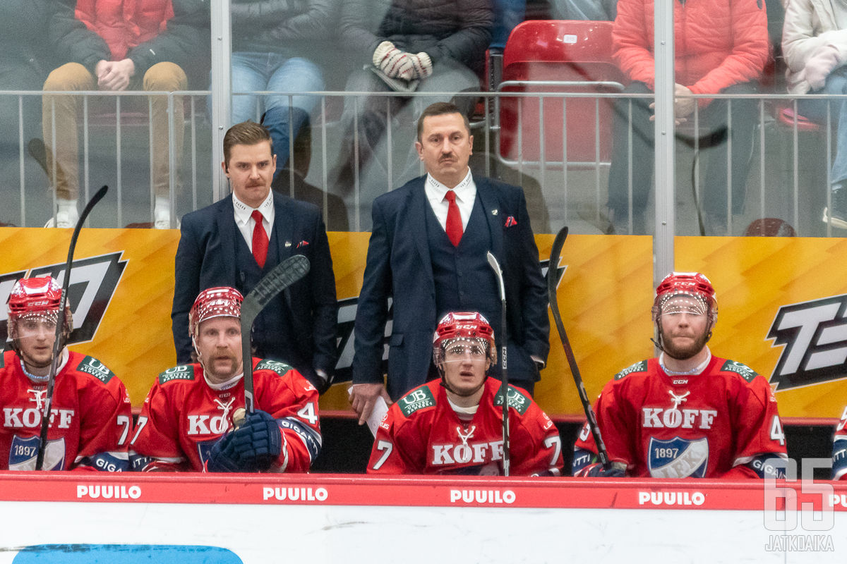 Ville Peltosen johtamalla HIFK:lla ei kulje kaukalossa. 