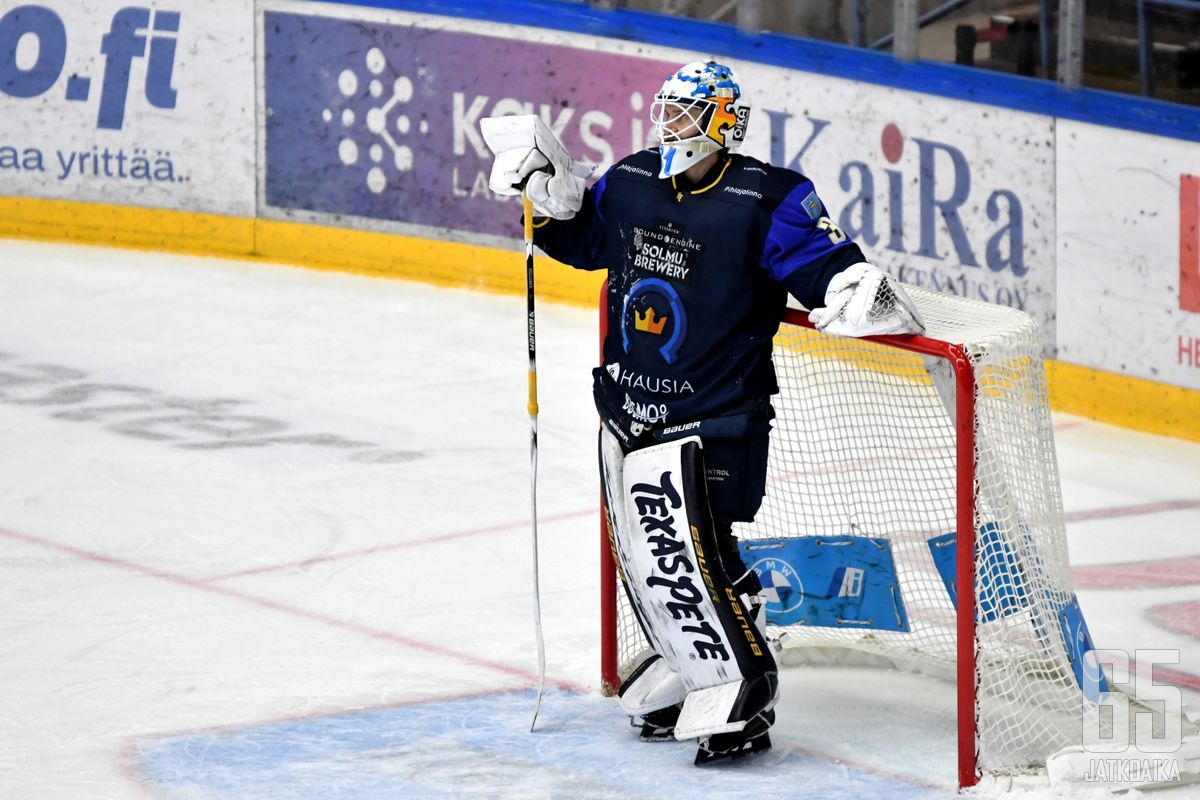 Kiekko-Espoon Marcus Hellgren-Smed oli vain hivenen etevämpi voittolaukauksissa, mutta se riitti lisäpisteeseen.