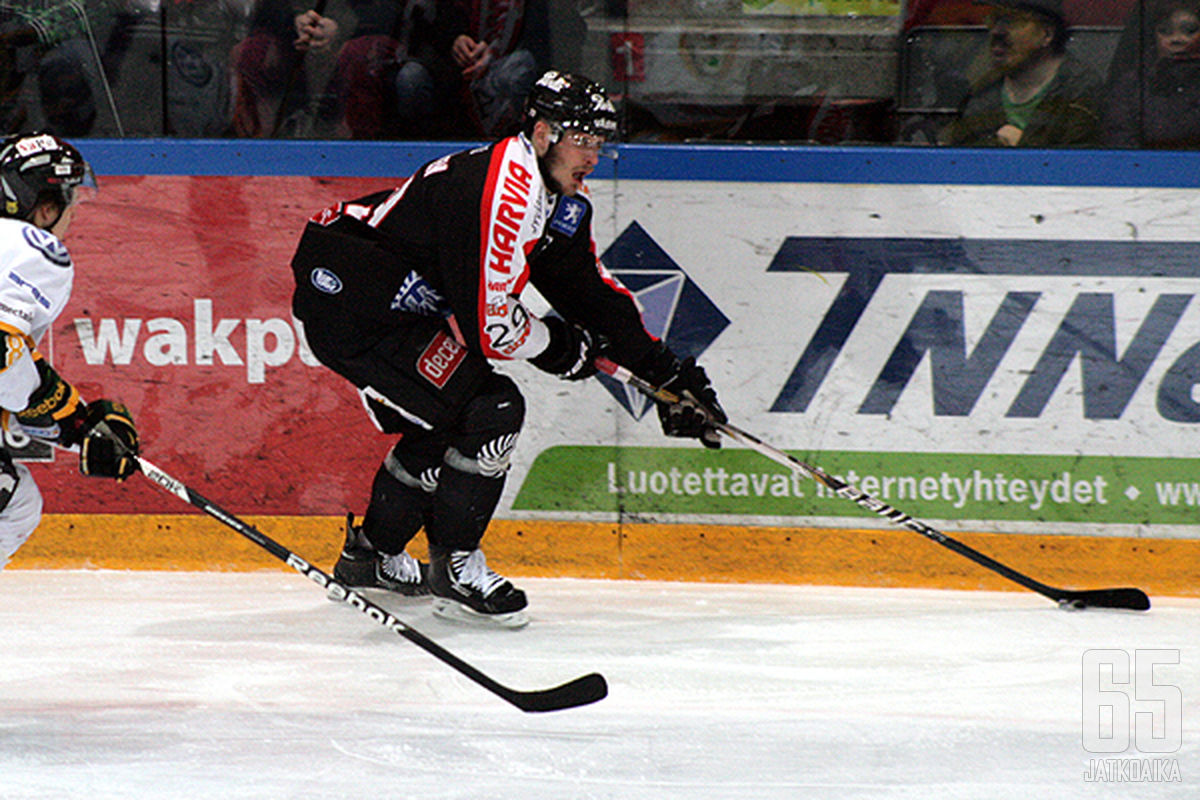 Jonne Virtanen on vähentänyt taklaamistaan.