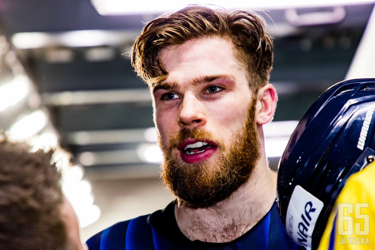Jani Hakanpään ura jatkuu Maple Leafsissa.