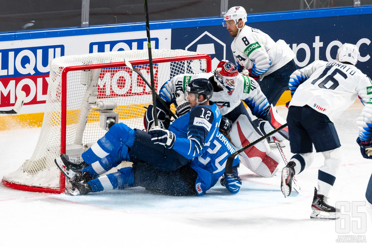 Välillä Leijonien ajatukset menivät solmuunkin.