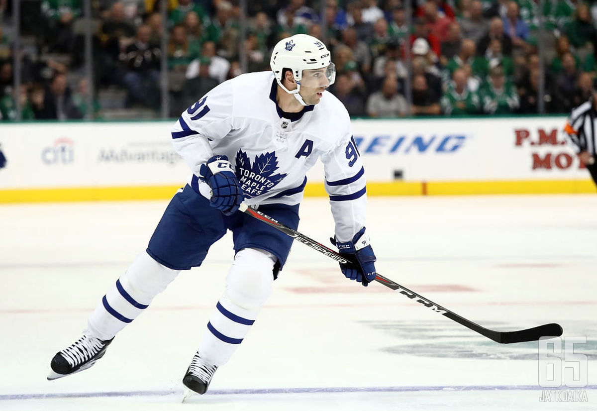 DALLAS, TX - OCTOBER 09:  John Tavares #91 of the Toronto Maple Leafs at American Airlines Center on October 9, 2018 in Dallas, Texas.  (Photo by Ronald Martinez/Getty Images)