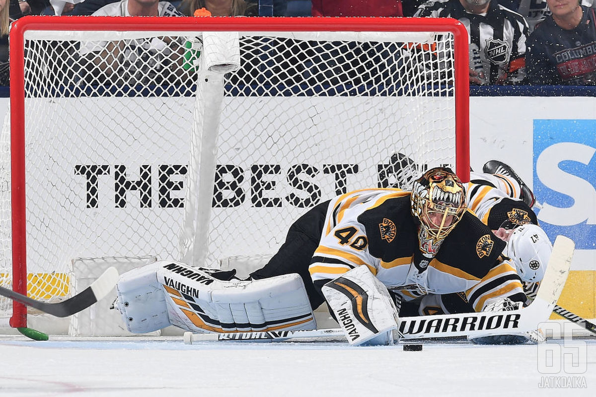 Tuukka Rask on torjunnoillaan pitänyt Bruinsia pystyssä.