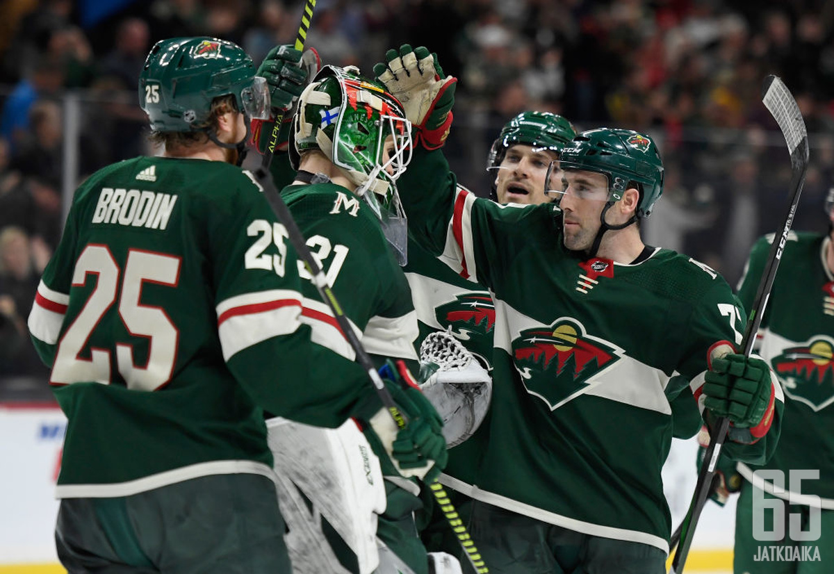 Миннесота филадельфия. Фолиньо Миннесота. Minnesota Wild vs Oilers. Эмбаррасс, Миннесота зимой. Minnesota Wild number 3.