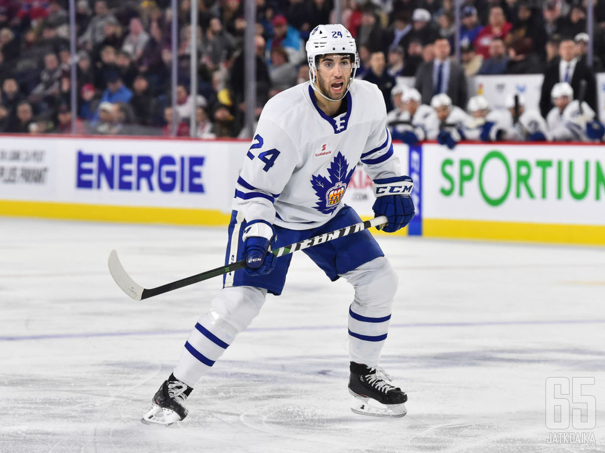 Schmaltz luuti kaudella 2019-2020 Toronto Marliesin takalinjoilla AHL:ssä.