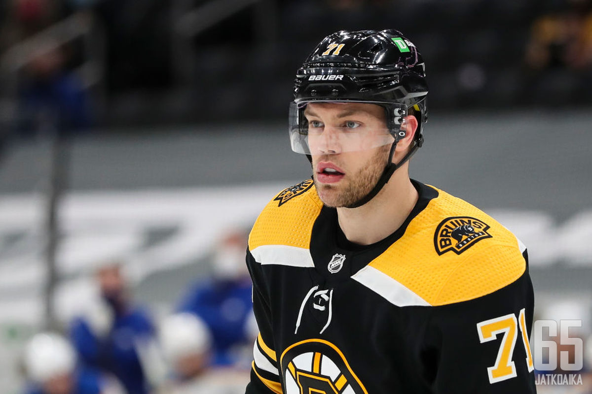 Taylor Hallin NHL-ura jatkuu Bostonissa.