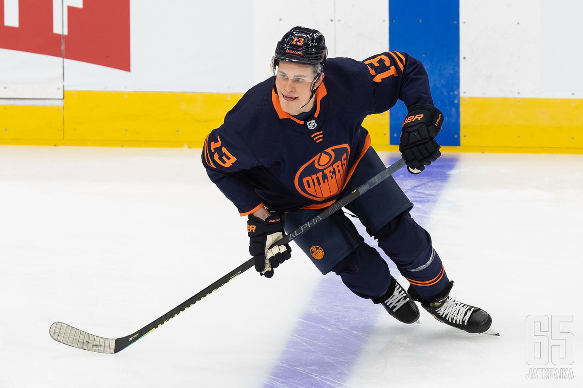 EDMONTON, AB - JANUARY 13: Jesse Puljujarvi #13 of the Edmonton Oilers skates against the Vancouver Canucks at Rogers Place on January 13, 2021 in Edmonton, Canada. (Photo by Codie McLachlan/Getty Images)