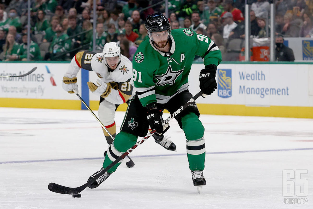 Dallas Stars on pudotuspelipaikassa kiinni, mutta Vegas Golden Knights vaanii taustalla.