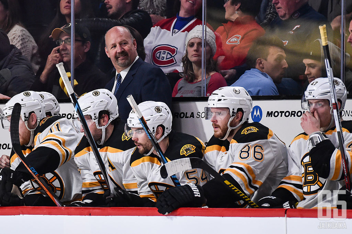 Claude Julien siirtyy Montreal Canadiensin penkin taakse.