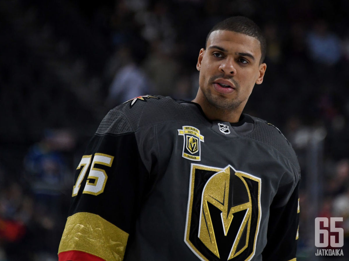 Ryan Reaves pelaa ensi kaudella Rangersin paidassa. 