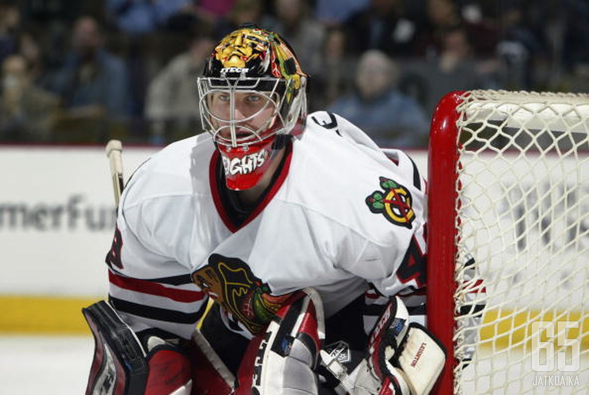 Leighton pukeutuu jälleen Blackhawks-asuun.