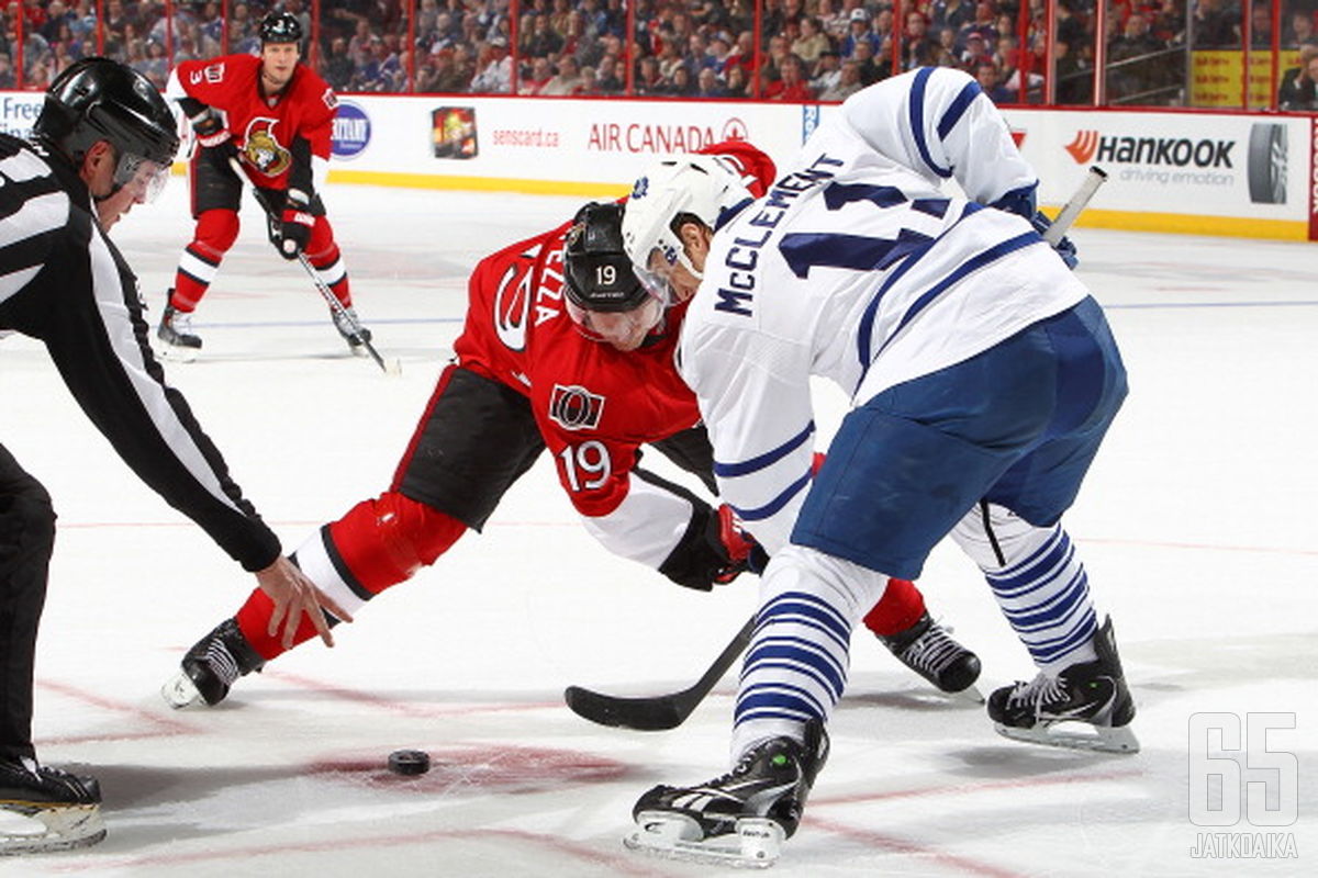 McClement kauhoo jatkossa aloituksia Hurricanesille.