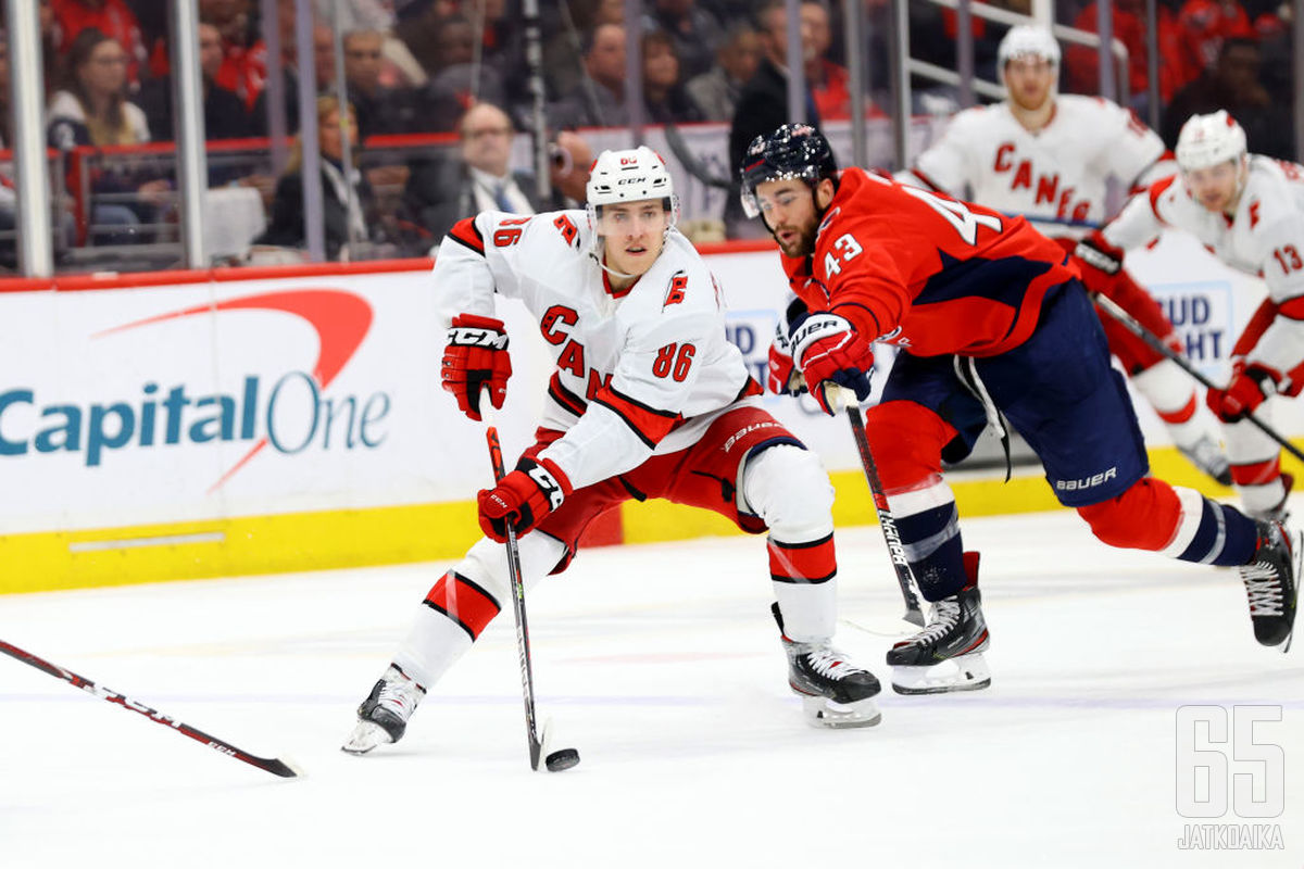 Teuvo Teräväinen vietti kolmen tehopisteen iltaa Winnipeg Jetsin kustannuksella.