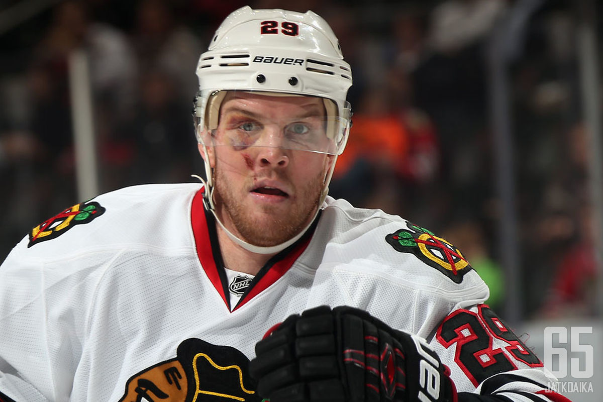 Chicago Blackhawks asetti Bryan Bickellin waiverseihin