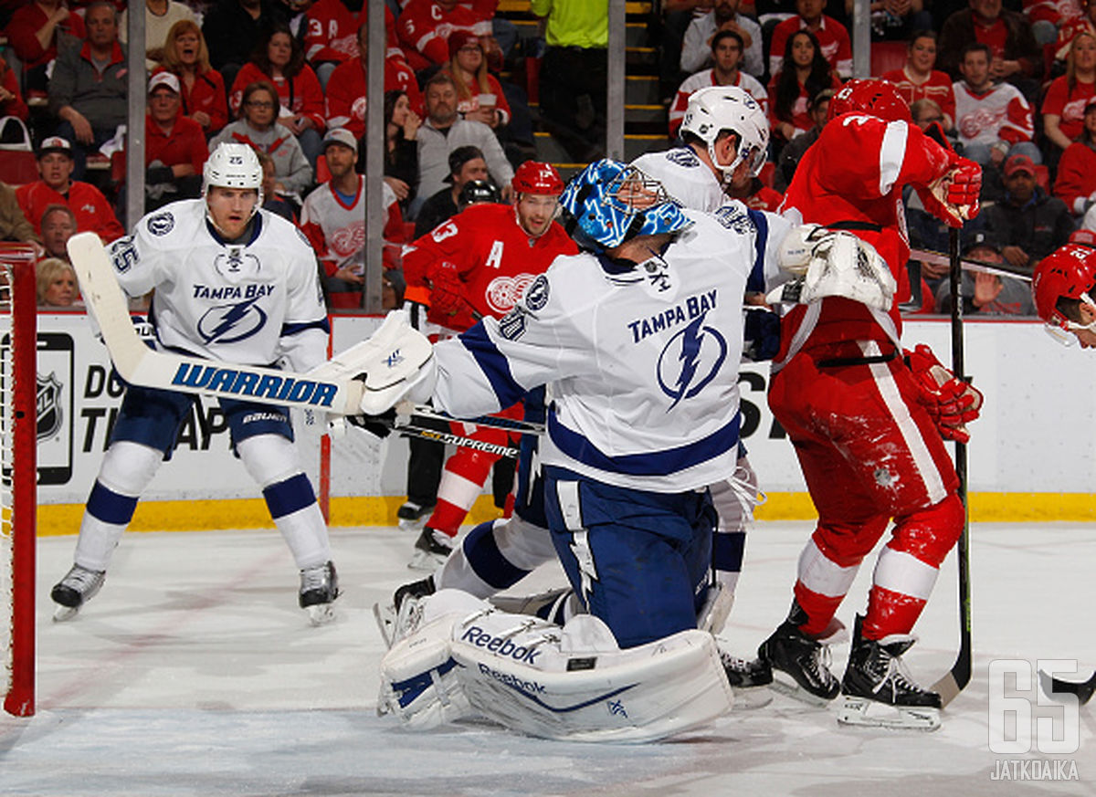 Lightning ja Red Wings repivät ja raastoivat viime pudotuspeleissä seitsemän ottelun verran. Miten tänä keväänä?