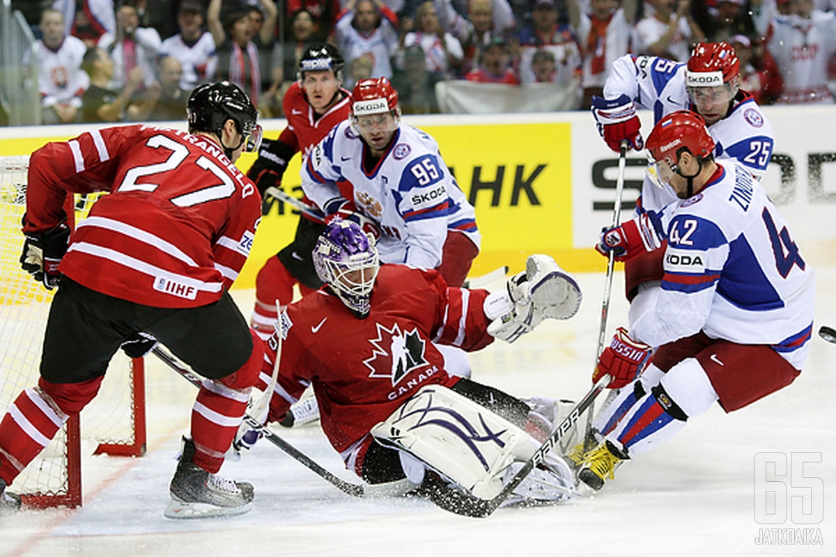 Jonathan Bernier on edustanut myös Kanadaa MM-kisoissa.