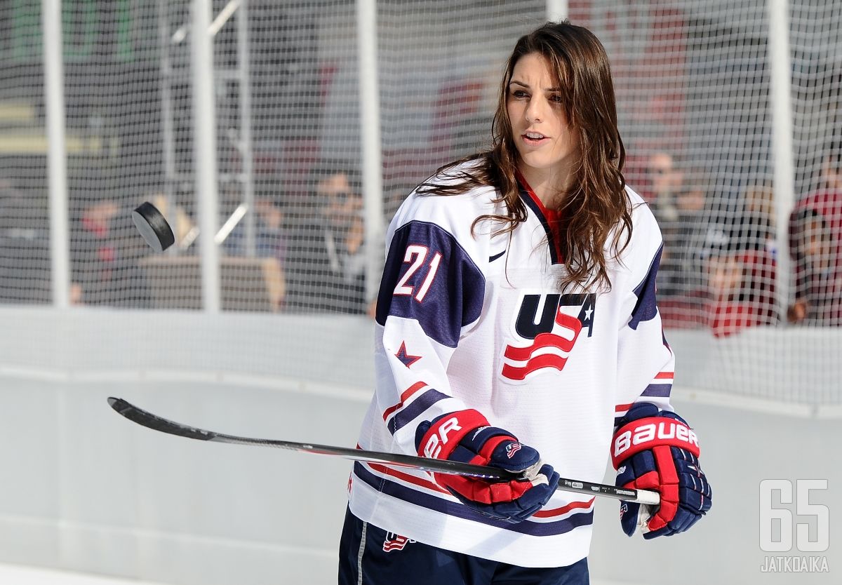 Hilary Knight lähtee neljänsiin olympialaisiinsa.