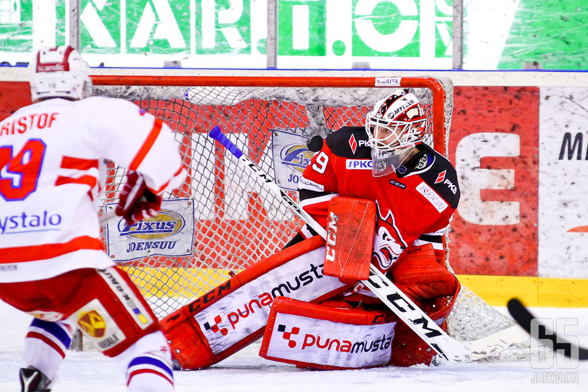 Mikael Edelmann torjui muun muassa Michal Kristofin rangaistuslaukauksen.