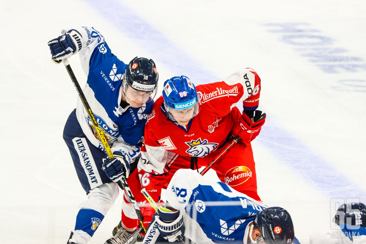 Helsingin EHT-turnauksessa Tšekki nöyryytti Leijonia 0–2-lukemin. 